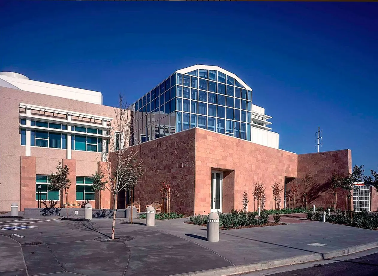 Smud Headquarters, Sacramento, CA. Williams Paddon Architects | photograph by Ed Asmus