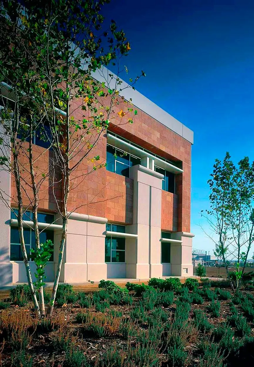 Roseville Telephone, Roseville, CA. Williams + Paddon Architects | photograph by Ed Asmus