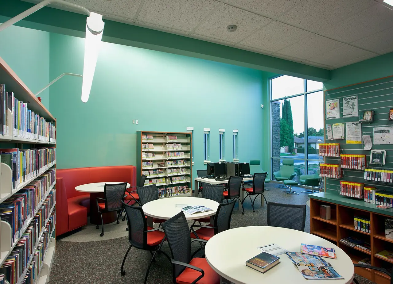 Greenhaven Library, Sacramento, Ca | photograph by Ed Asmus