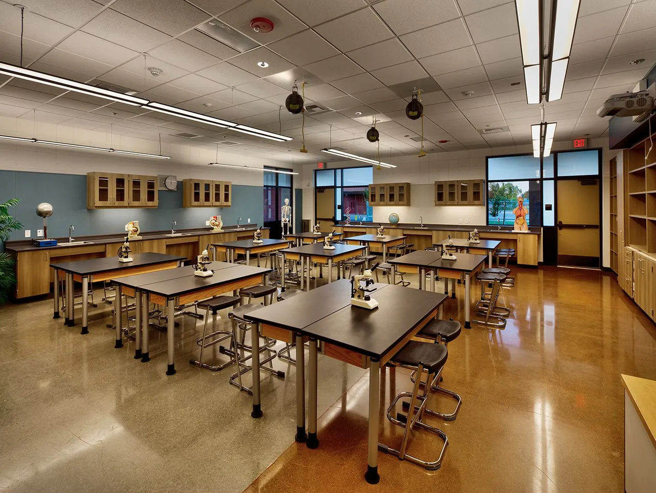 Rutter High School, Elk Grove, CA. Nacht & Lewis Architects | photograph by Ed Asmus