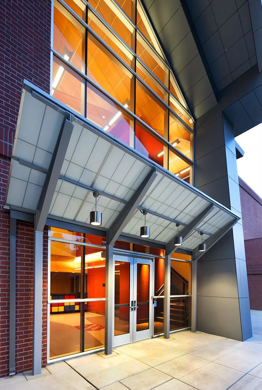Salvation Army, Sacramento, CA. GRA Architects | photograph by Ed Asmus