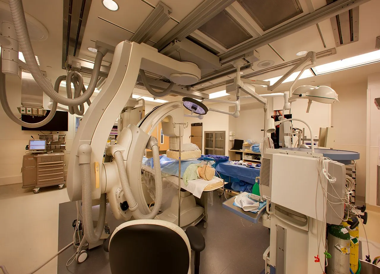 UC Davis Medical Center, OR Rooms, Sacramento, CA | photograph by Ed Asmus