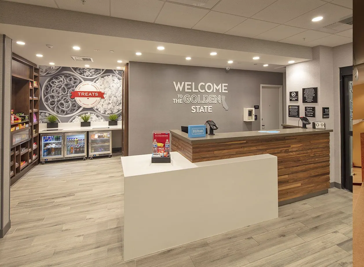 Hampton Inn, Concord, CA. Jackson Property | photograph by Ed Asmus