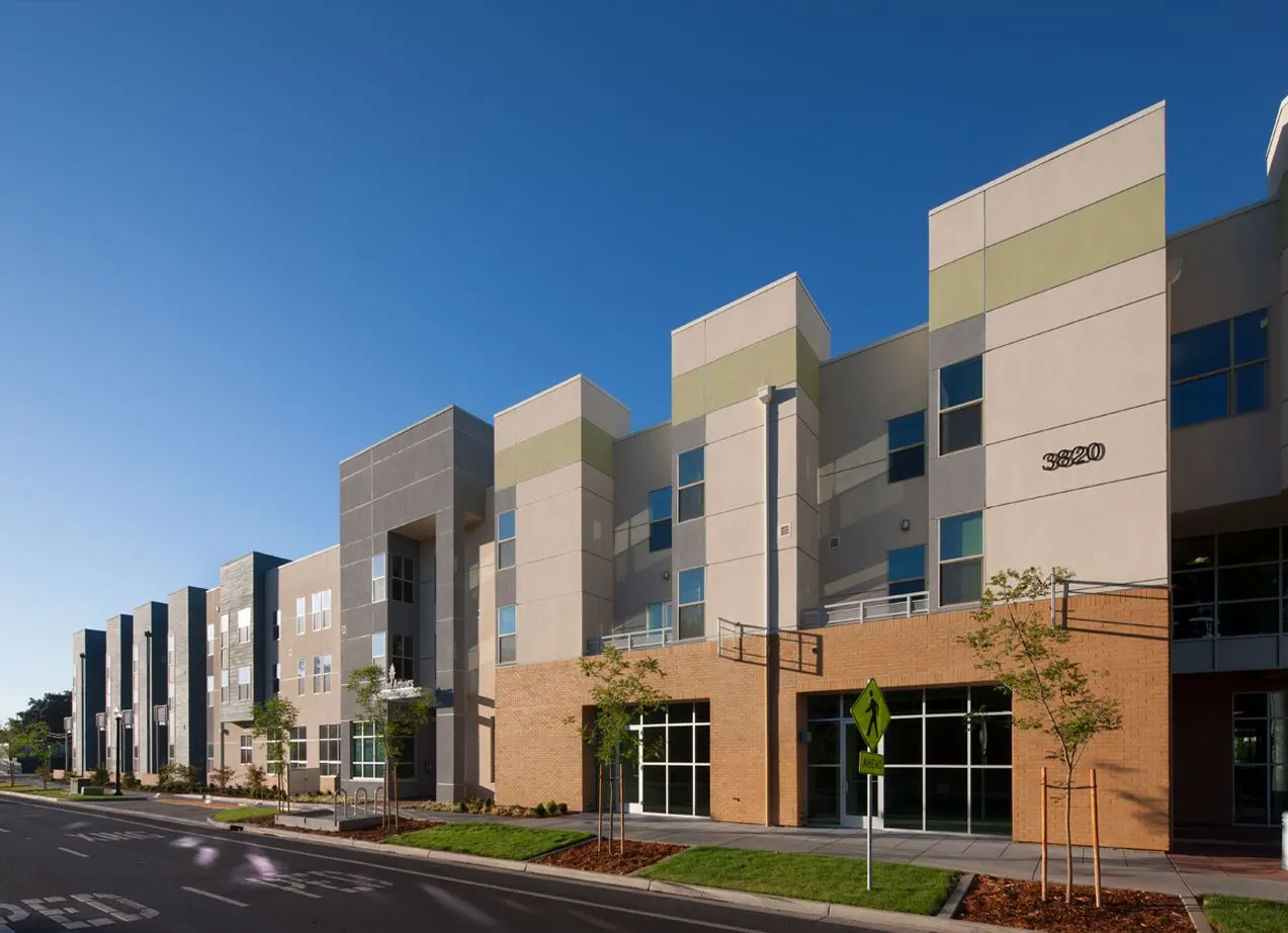 The Arbors, Sacramento, CA. Mogavero Architects | photograph by Ed Asmus