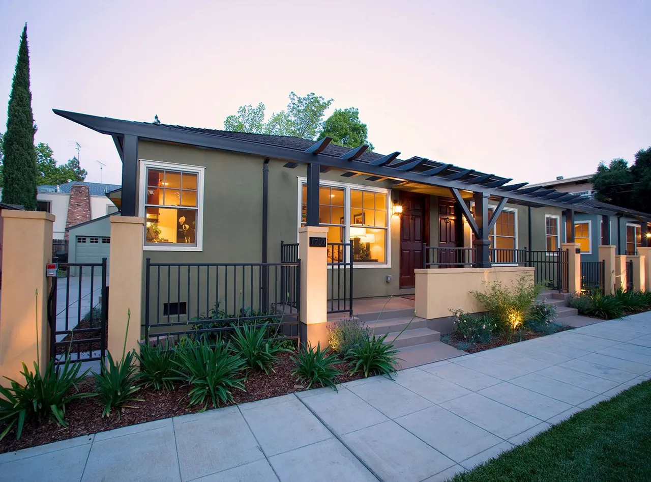 Private Residence, Sacramento, CA. David Yakish Landscape Architect | photograph by Ed Asmus