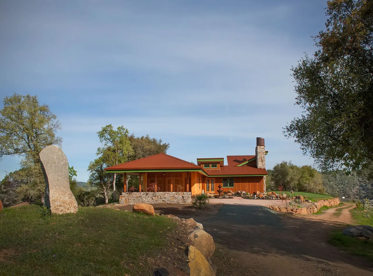 Private Residence, Plymouth, CA. Ceraban Design Architecture + Ecology, San Jose, Ca | photograph by Ed Asmus