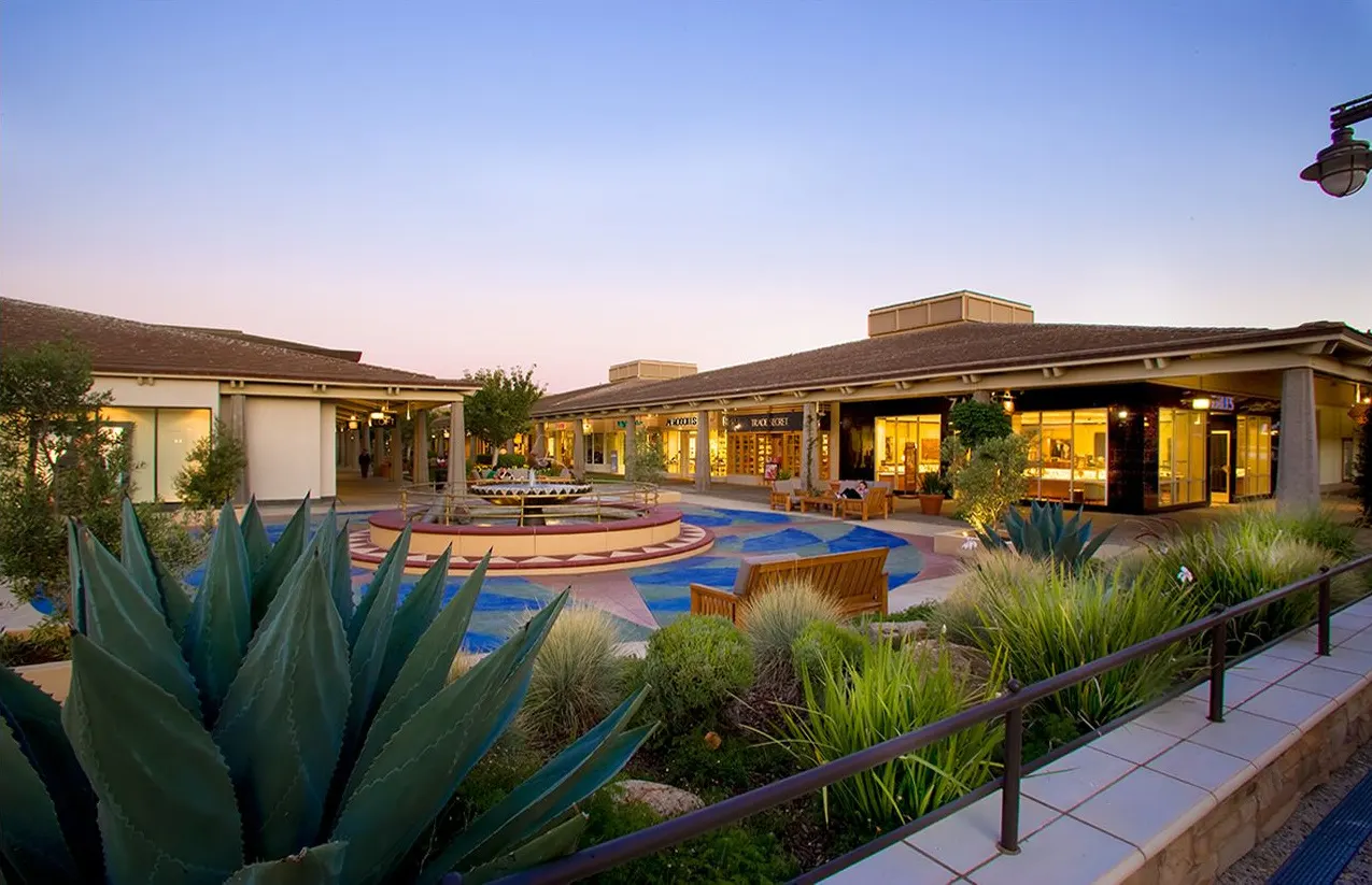 Del Monte Retail Center, Montery, CA. Lapin Consulting | photograph by Ed Asmus