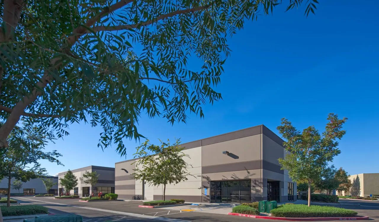 Buzz Oates Group of Companies, Sacramento, CA | photograph by Ed Asmus