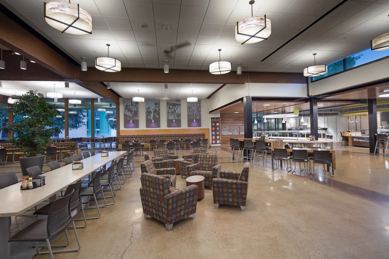 Sacramento State Dining Commons, Sacramento, CA | photograph by Ed Asmus