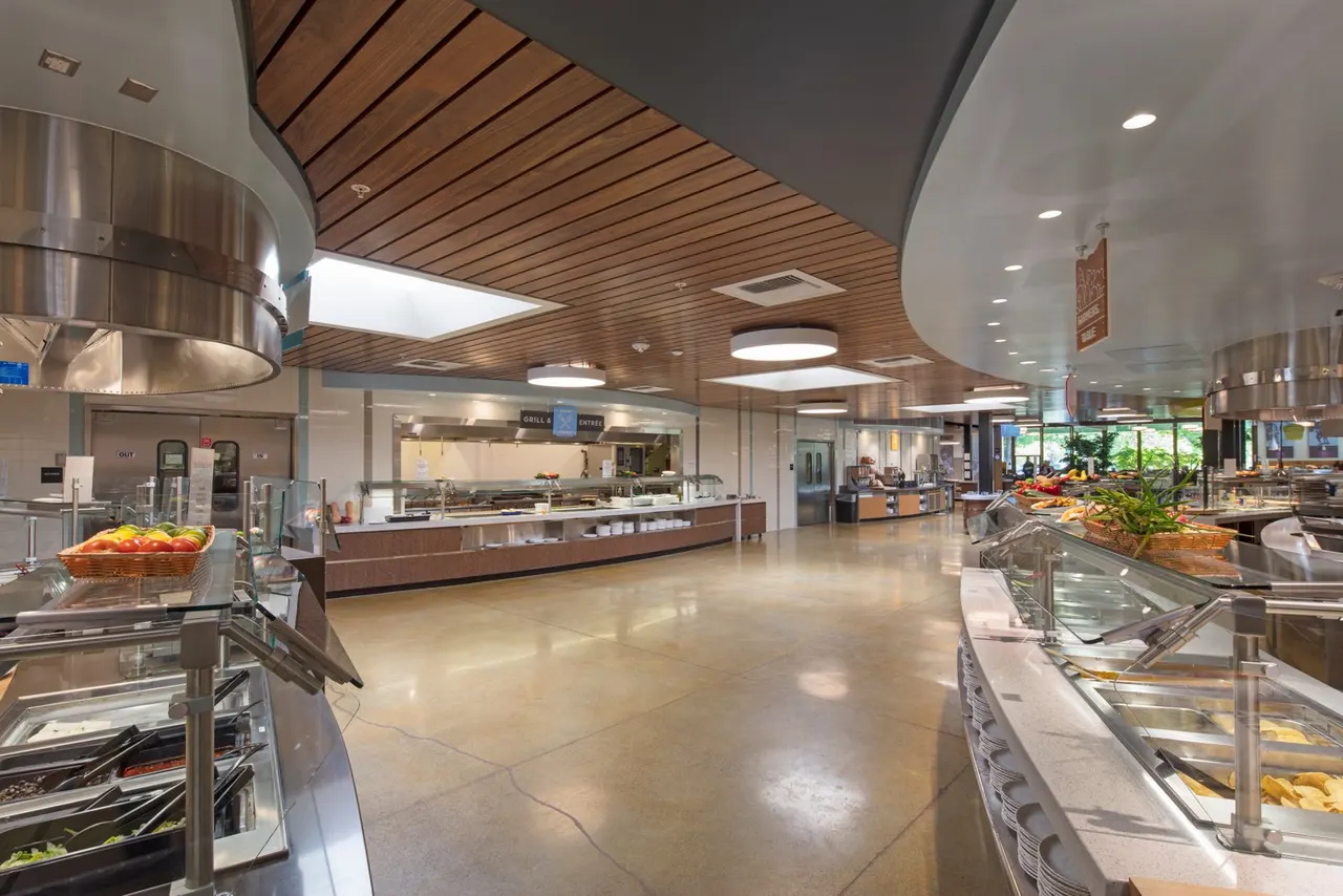 CSUS Dining Hall, Sacramento, CA. Mogavero Architects | photograph by Ed Asmus