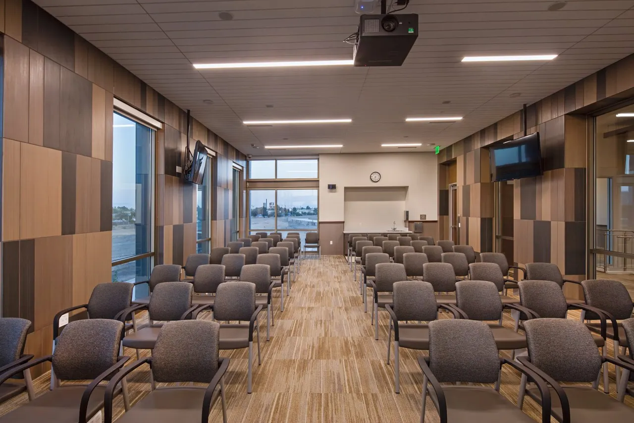 Robert M. Falasco Justice Center, Los Banos, CA. Williams + Paddon Architects | photograph by Ed Asmus
