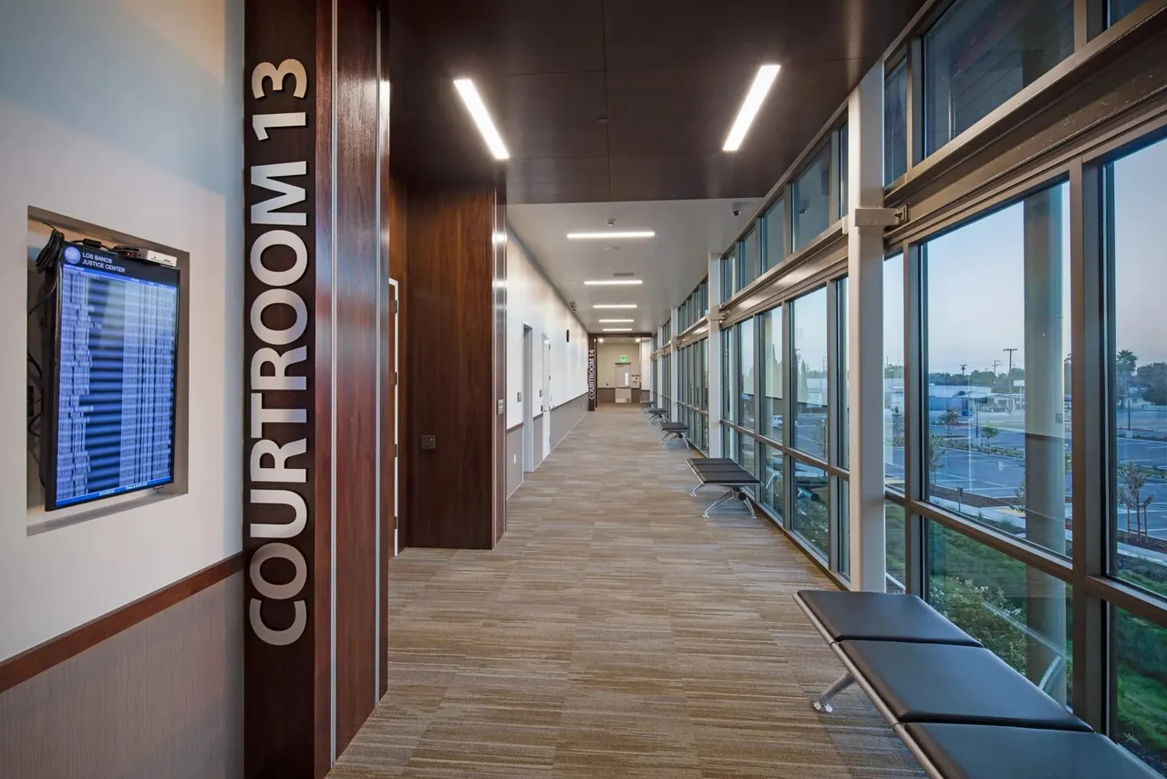Robert M. Falasco Justice Center, Los Banos, CA. Williams + Paddon Architects | photograph by Ed Asmus