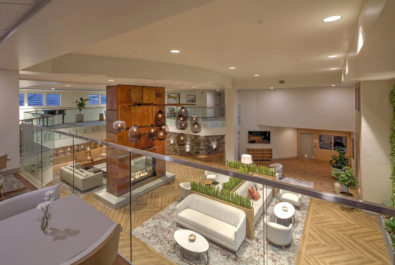 HearthStone Lodge, Senior Residence at Auburn, CA. JKAE Architects, Jackson Construction | photograph by Ed Asmus