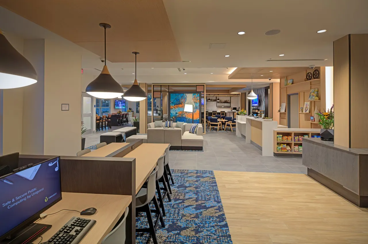 Hyatt House, Davis, CA. HRGA Architects | photograph by Ed Asmus