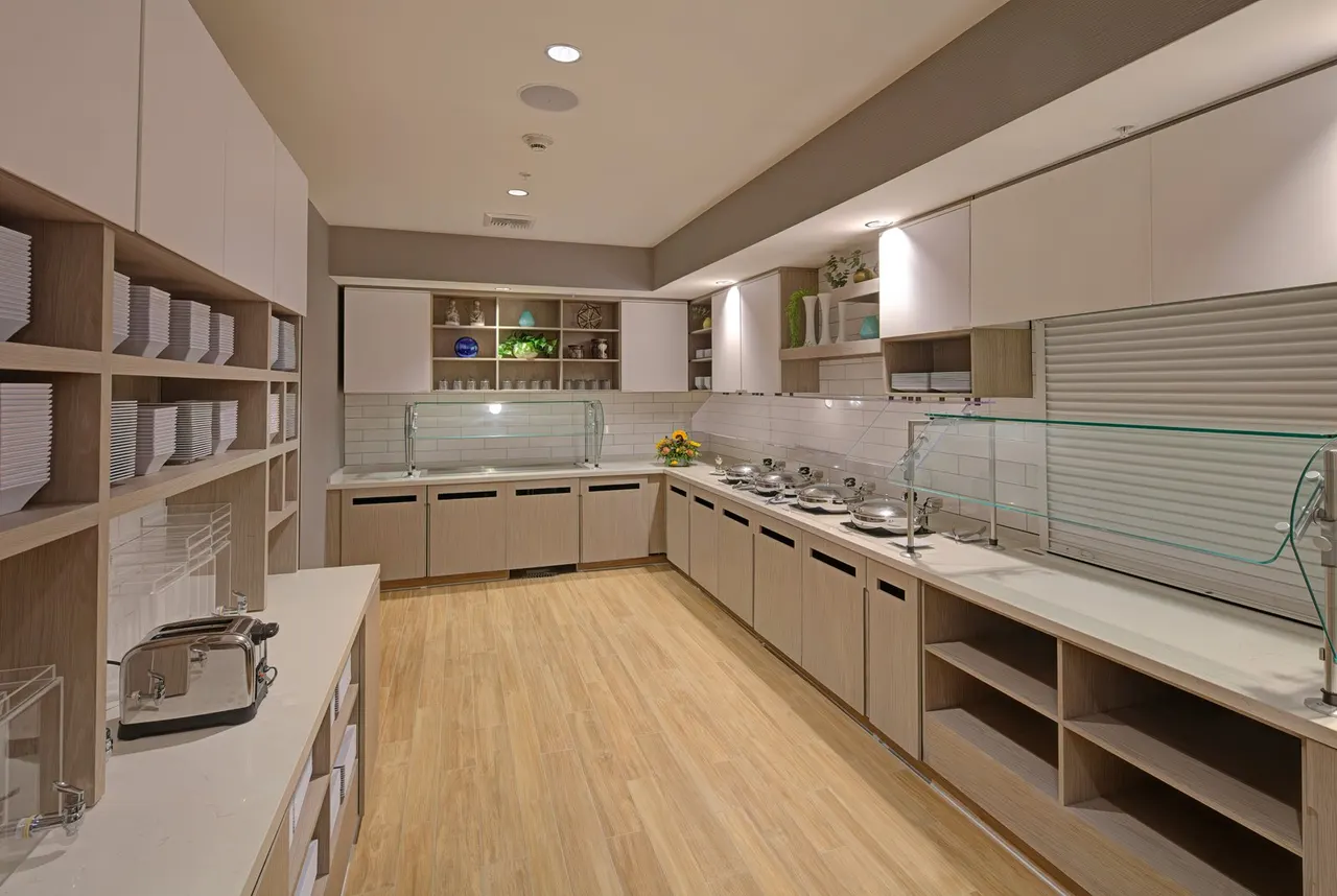 Hyatt House Davis, Davis, CA | photograph by Ed Asmus