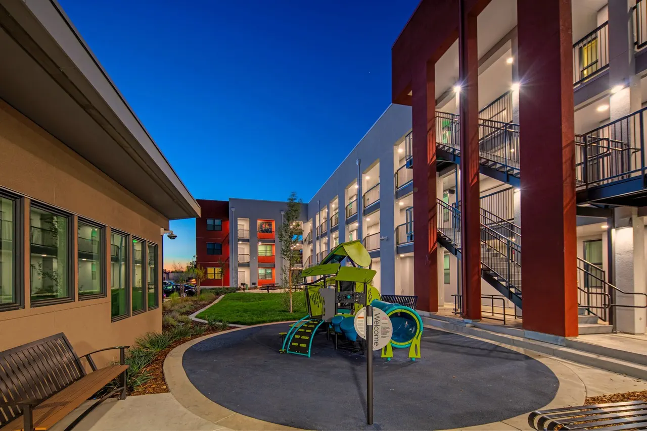 Mercy North Auburn at Rock Creek, Auburn, CA | photograph by Ed Asmus