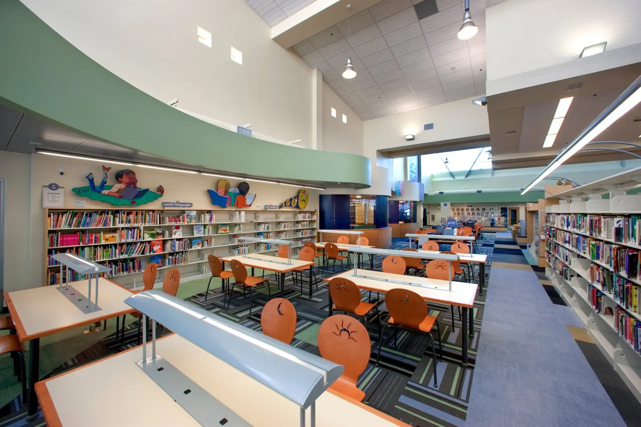 Natomas Library, Sacramento, CA | photograph by Ed Asmus