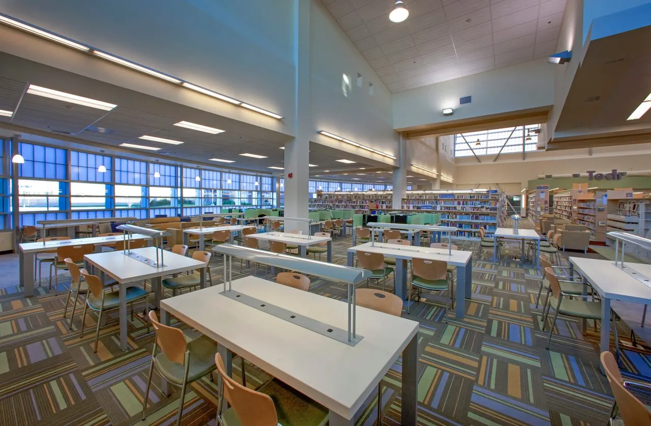 Natomas Library, Sacramento, CA | photograph by Ed Asmus