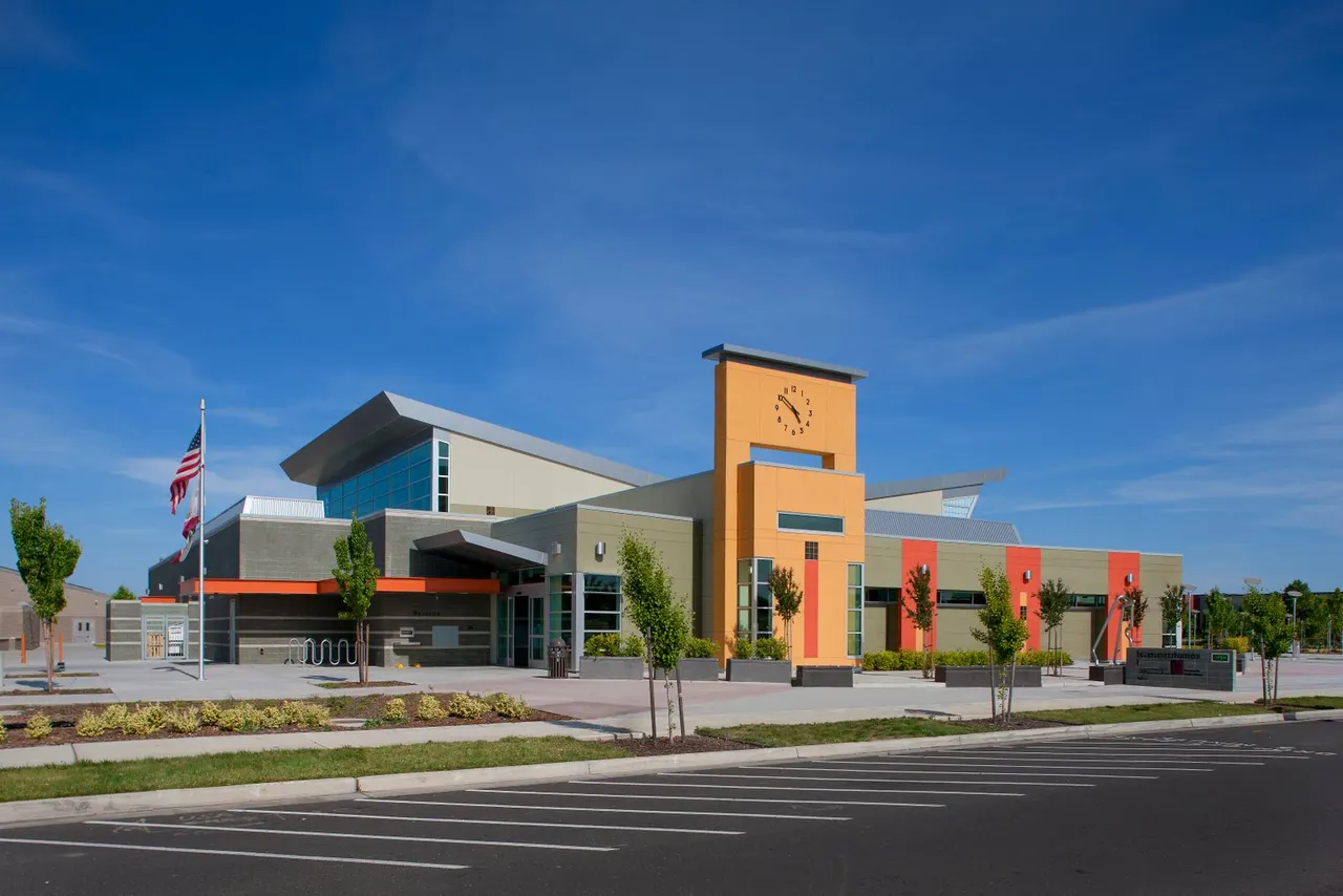 Natomas Library, Sacramento, CA | photograph by Ed Asmus