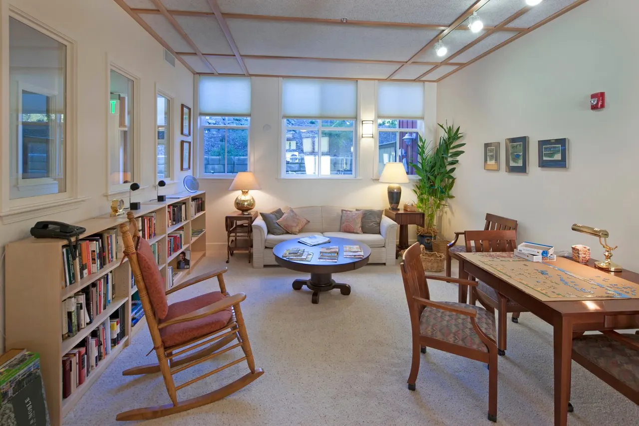 Wolf Creek Co-Housing, Grass Valley, CA | photograph by Ed Asmus