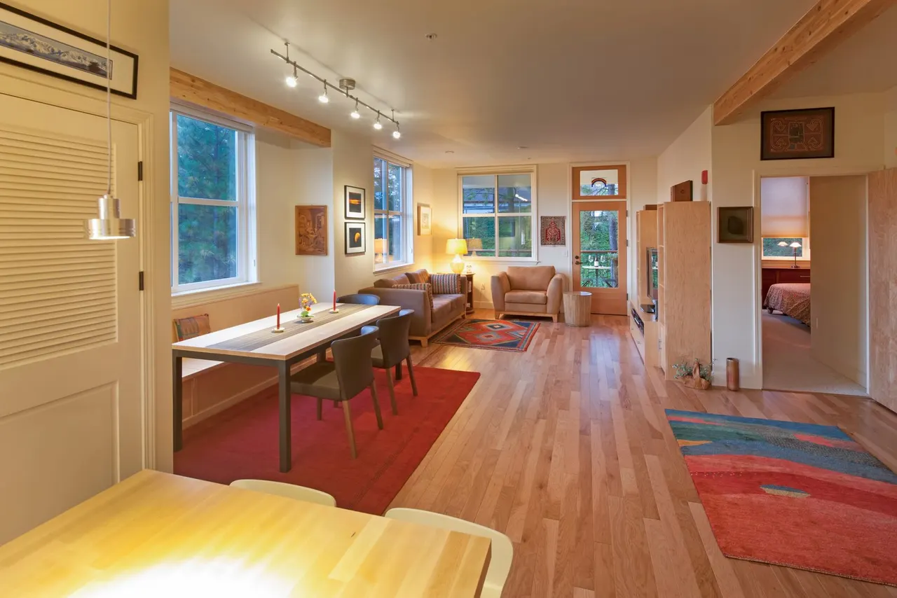 Wolf Creek Co-Housing, Grass Valley, CA | photograph by Ed Asmus