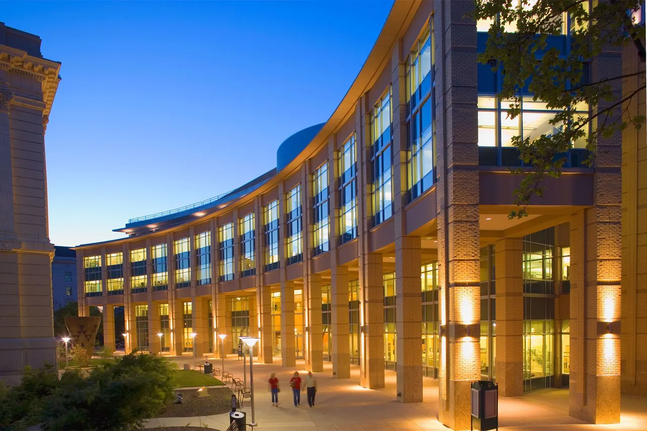 Sacramento City Hall, Sacramento, CA. Fentruss Architects | photograph by Ed Asmus