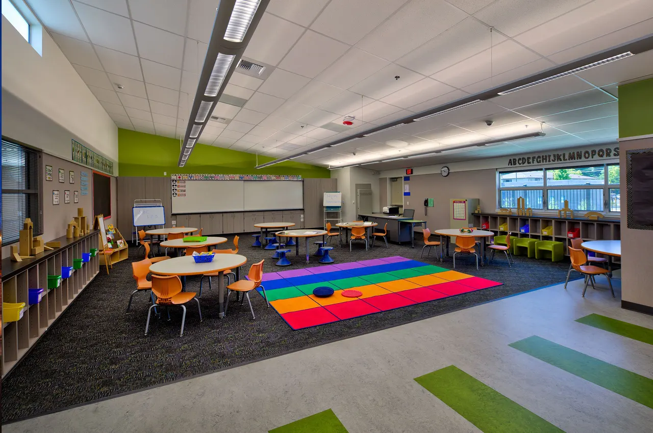 Greer Elementary School, Sacramento, Ca. Nacht & Lewis Architects & Otto Construction | photograph by Ed Asmus