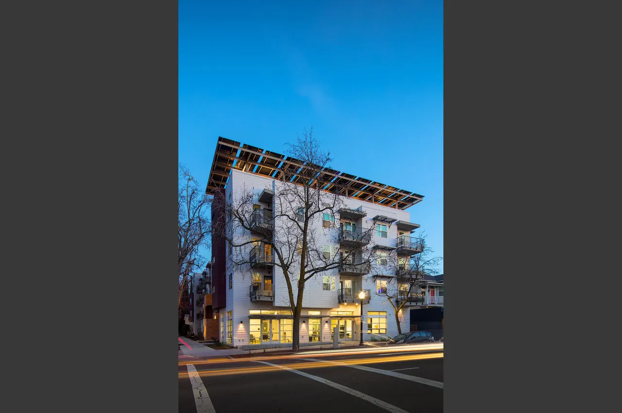 Lavender Apartments, Sacramento, CA. Mogavero Architects | photograph by Ed Asmus
