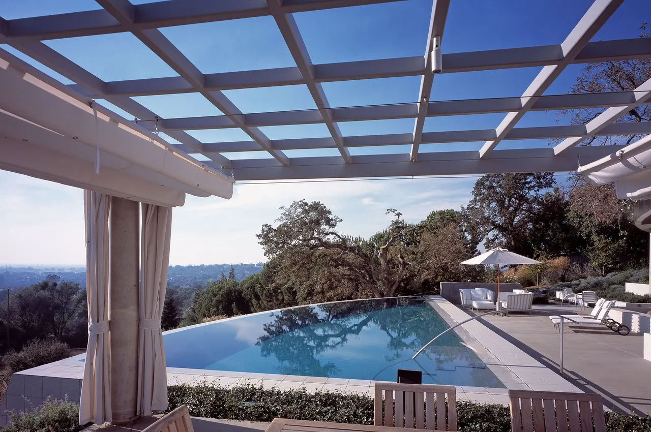 Granite Bay Pool, Granite Bay, CA. Struck Lomax Architects | photograph by Ed Asmus
