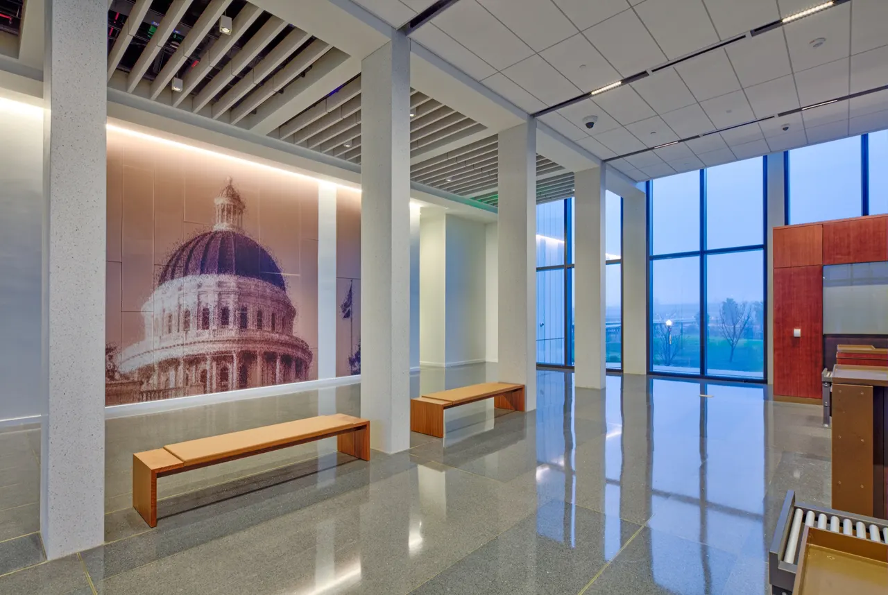 Tani G. Cantil-Sakauye Courthouse, Sacramento, CA | photograph by Ed Asmus