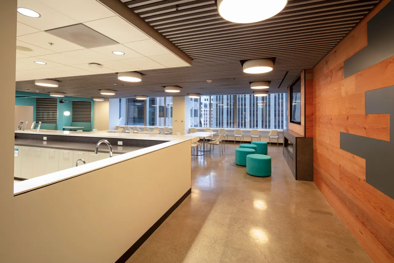 Corporate Interiors San Francisco, CA. Whiting & Turner Contracting Company | photograph by Ed Asmus