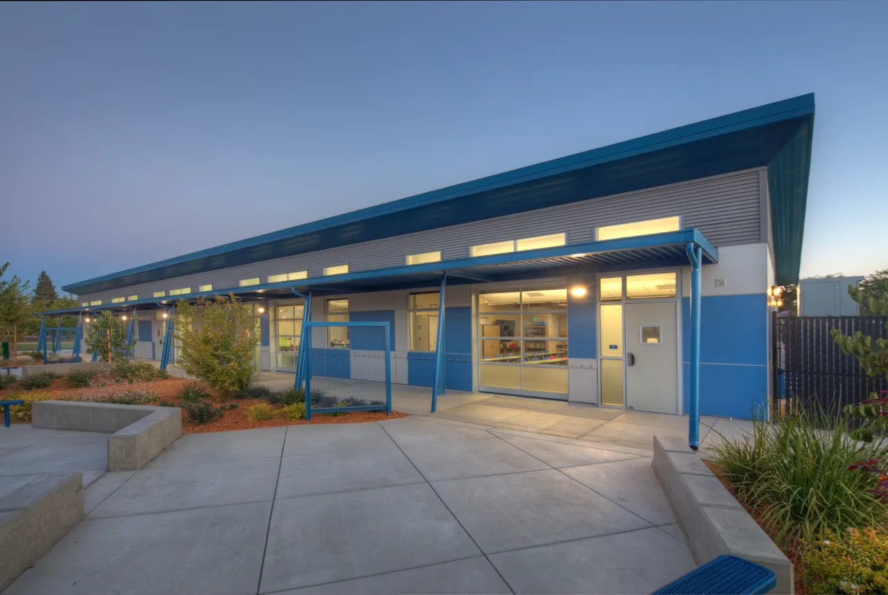 Greer Elementary School, Sacramento, CA | photograph by Ed Asmus