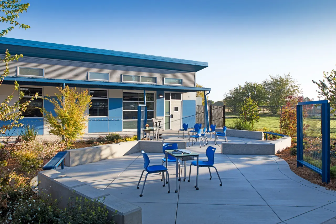 Greer Elementary School, Sacramento, Ca. Nacht & Lewis Architects & Otto Construction | photograph by Ed Asmus