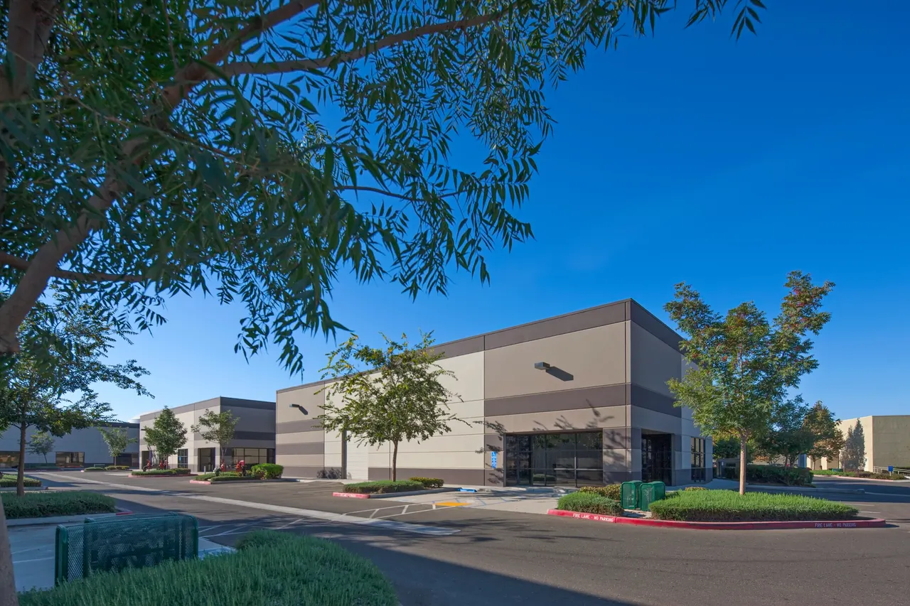 Buzz Oates Group of Companies, Sacramento, CA | photograph by Ed Asmus