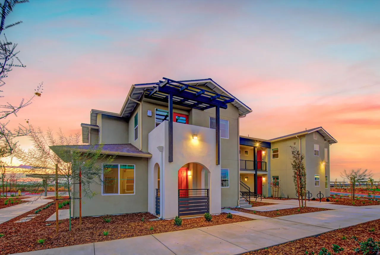Corazon del Valle Commons, Huron, CA | photograph by Ed Asmus