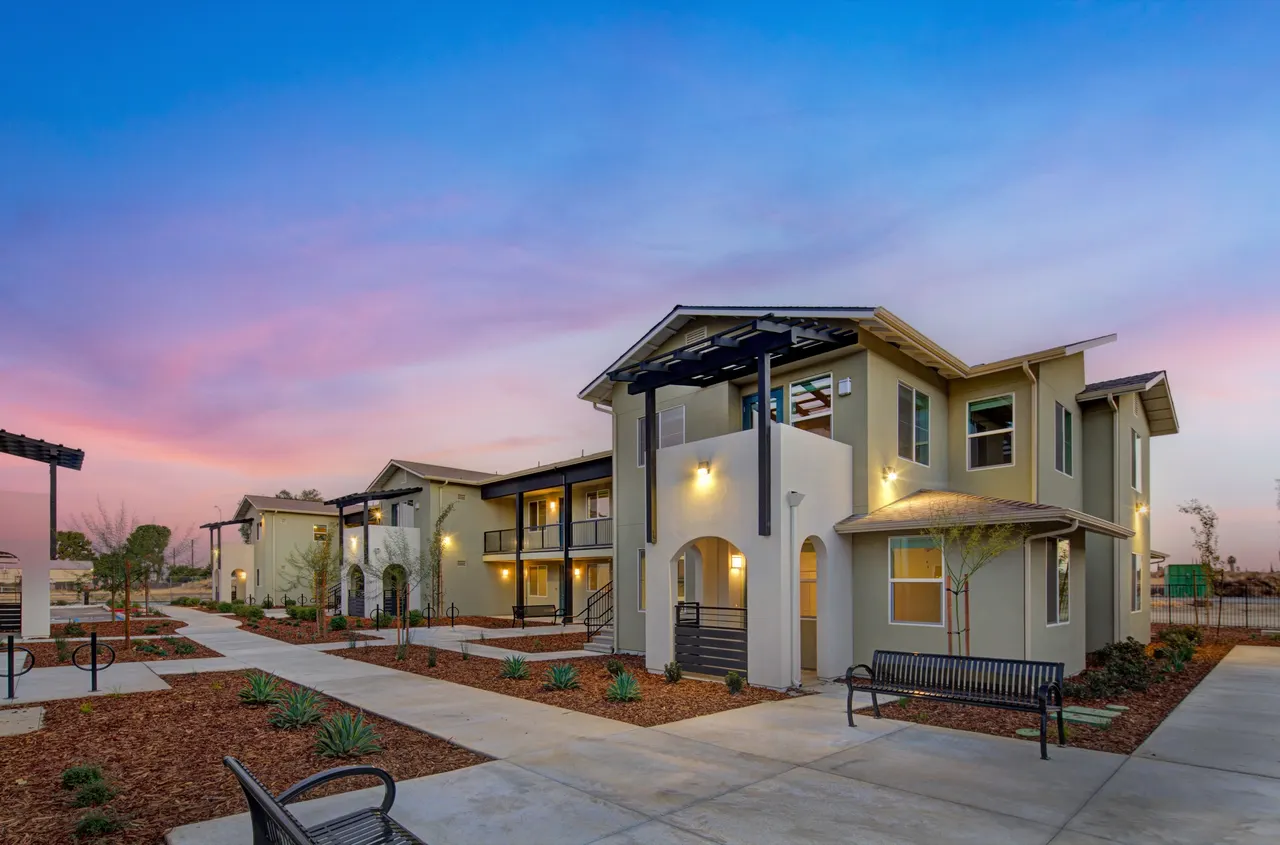 Corazon del Valle Commons, Huron, CA | photograph by Ed Asmus
