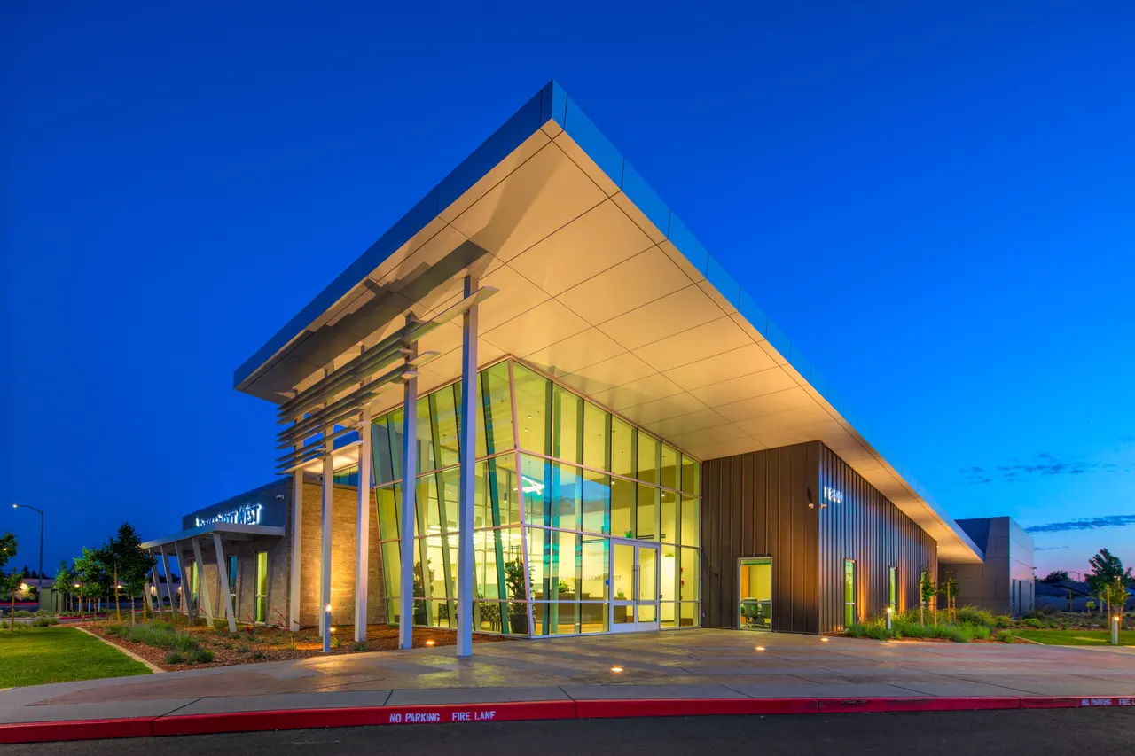 Farm Credit West. Borges Architectural Group | photograph by Ed Asmus