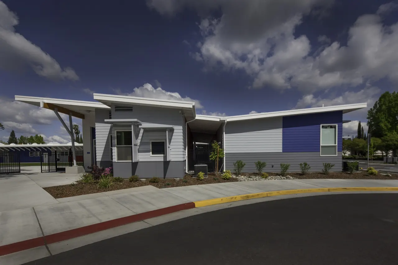 Brookfield School, Sacramento, CA | photograph by Ed Asmus