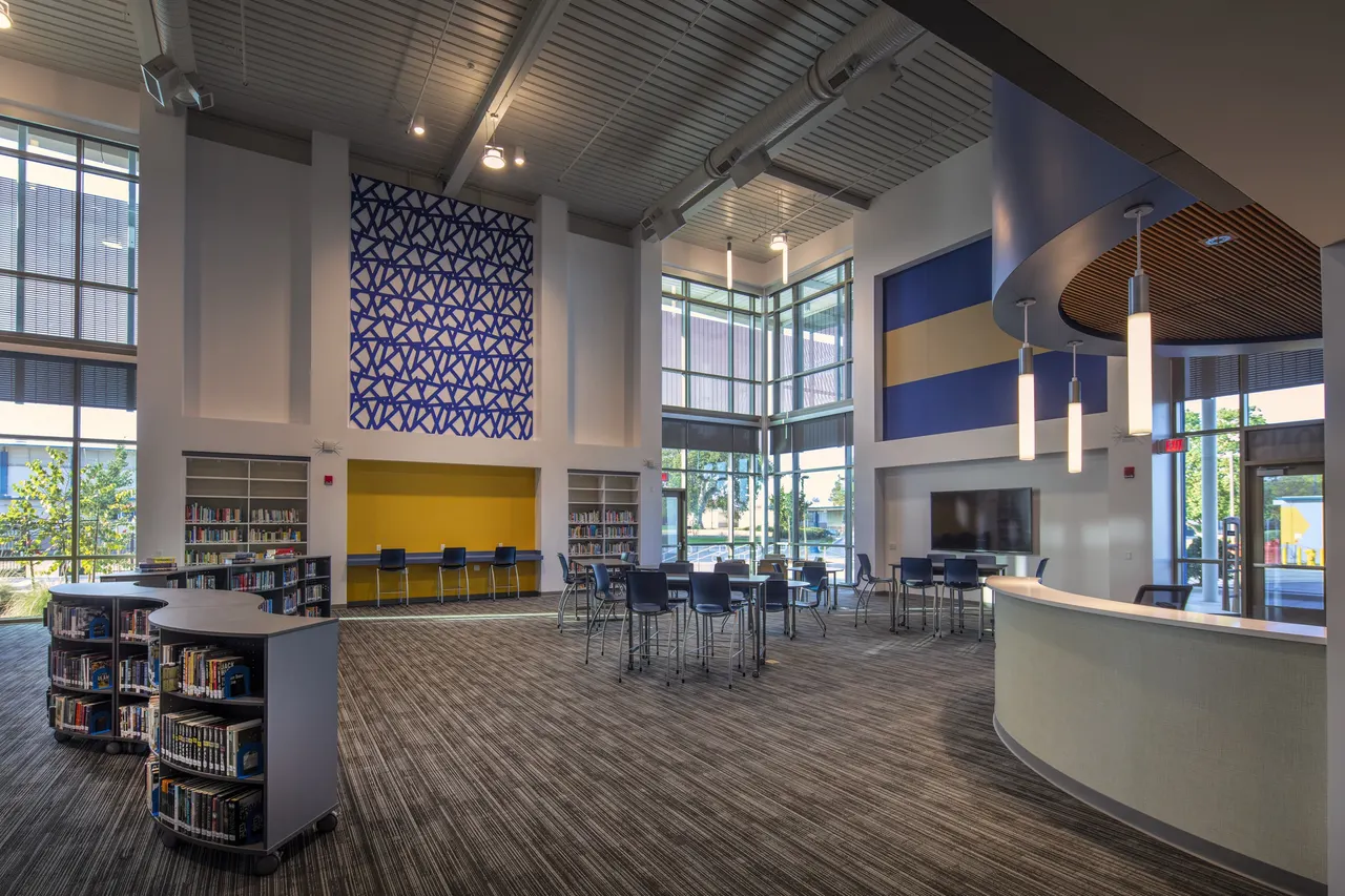 Del Campo Tech & Science Center, Sacramento, CA | photograph by Ed Asmus