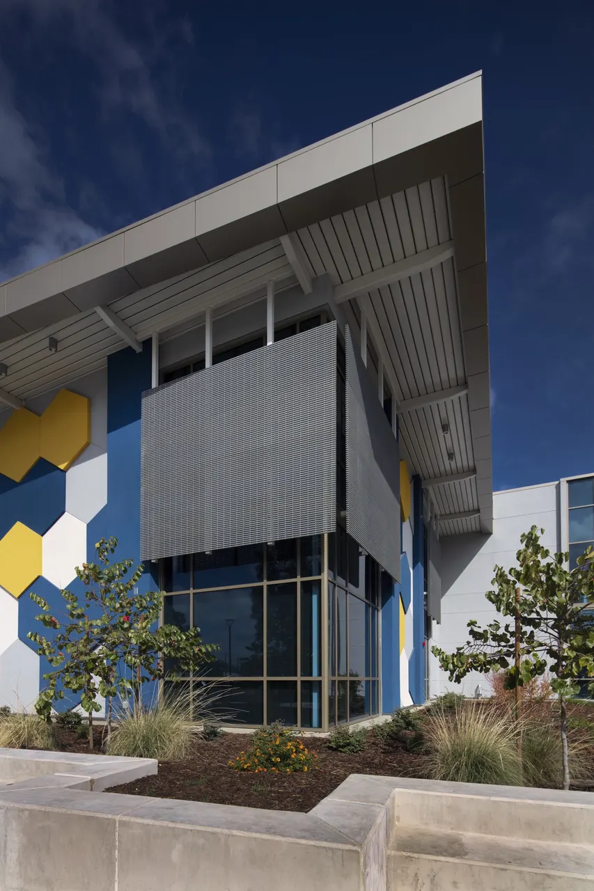 Del Campo Tech & Science Center, Sacramento, CA | photograph by Ed Asmus