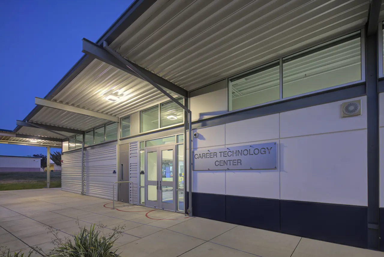 Del Campo Tech & Science Center, Sacramento, CA | photograph by Ed Asmus