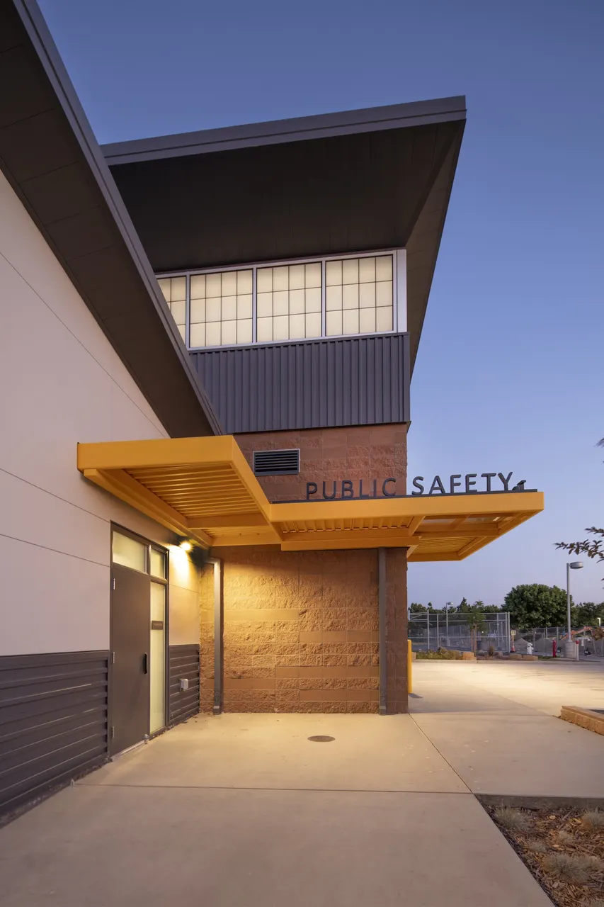Inderkum High School Public Safety Training Center, Sacramento, CA | photograph by Ed Asmus