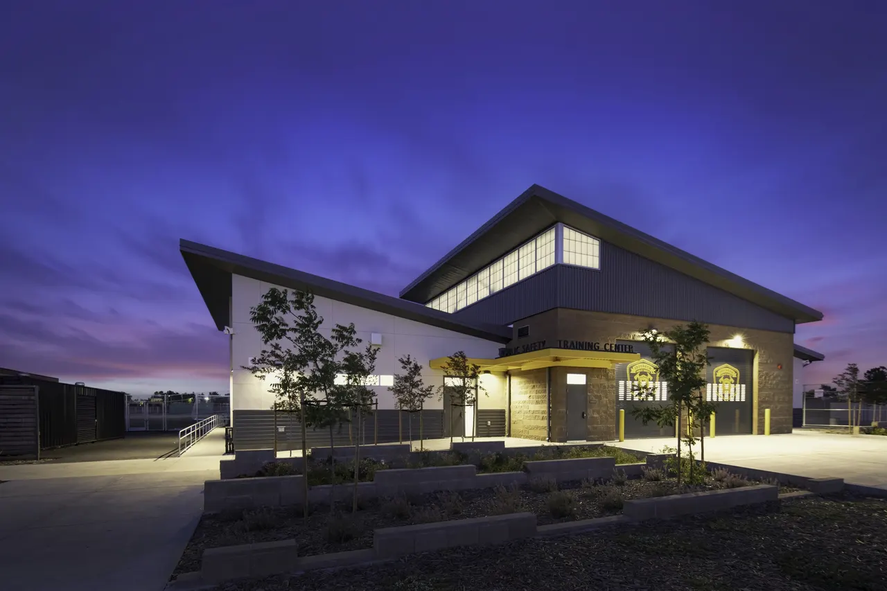 Inderkum High School Public Safety Training Center, Sacramento, CA | photograph by Ed Asmus