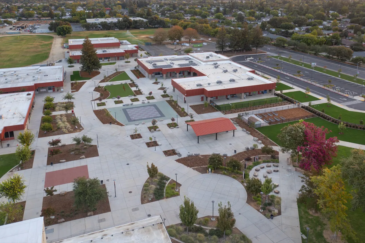 Joseph Kerr Middle School, Elk Grove, CA | photograph by Ed Asmus