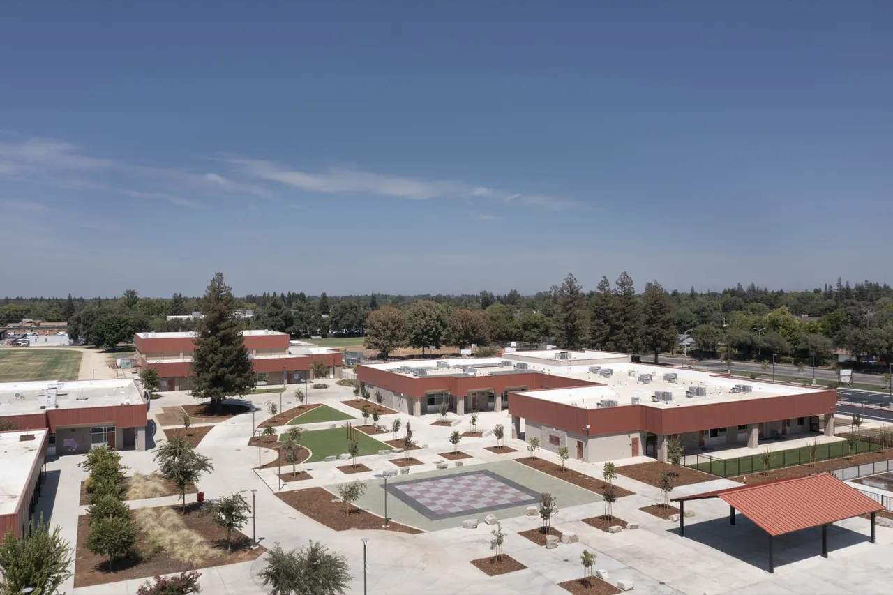 Joseph Kerr Middle School, Elk Grove, CA | photograph by Ed Asmus