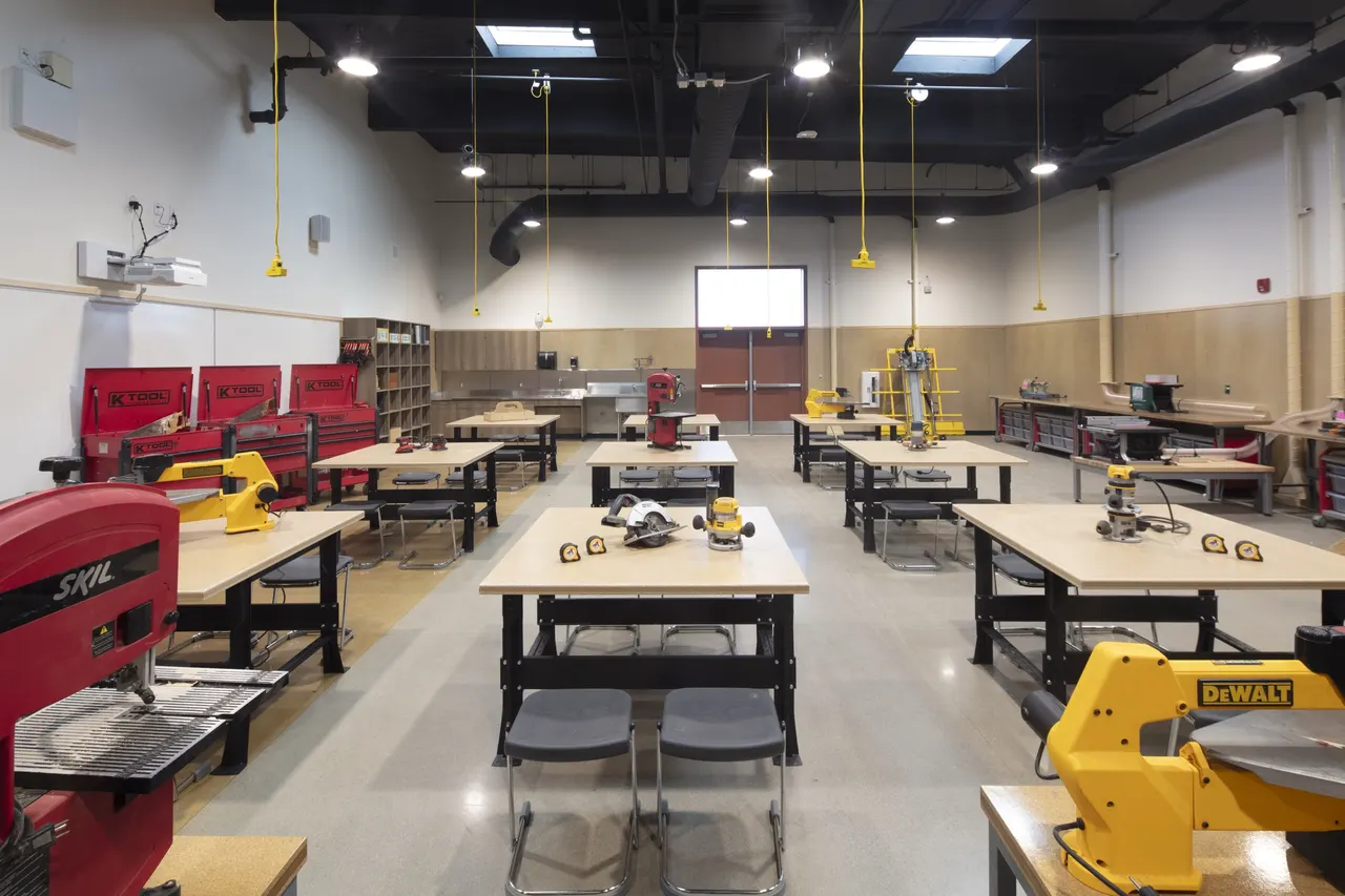 Joseph Kerr Middle School, Elk Grove, CA | photograph by Ed Asmus