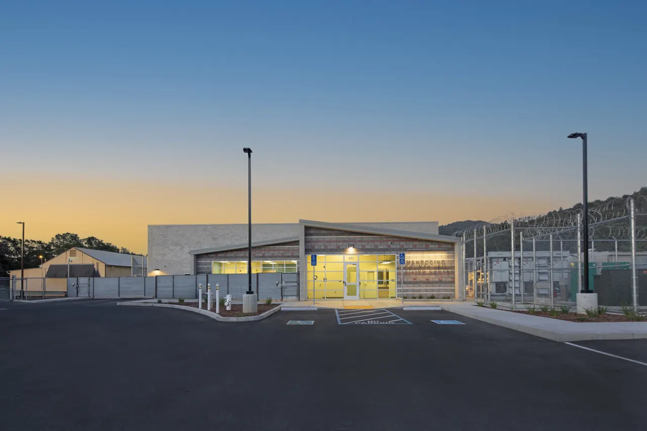Mendocino County Jail, Ukiah, CA | photograph by Ed Asmus