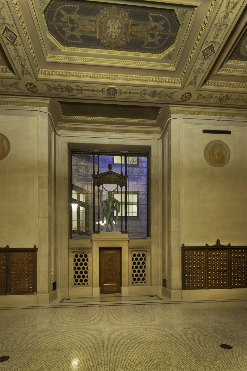 Stanley Mosk Library & Courts Building, Sacramento, CA | photograph by Ed Asmus