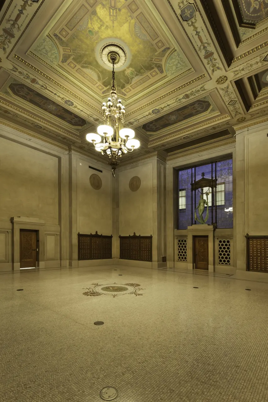 Stanley Mosk Library & Courts Building, Sacramento, CA | photograph by Ed Asmus