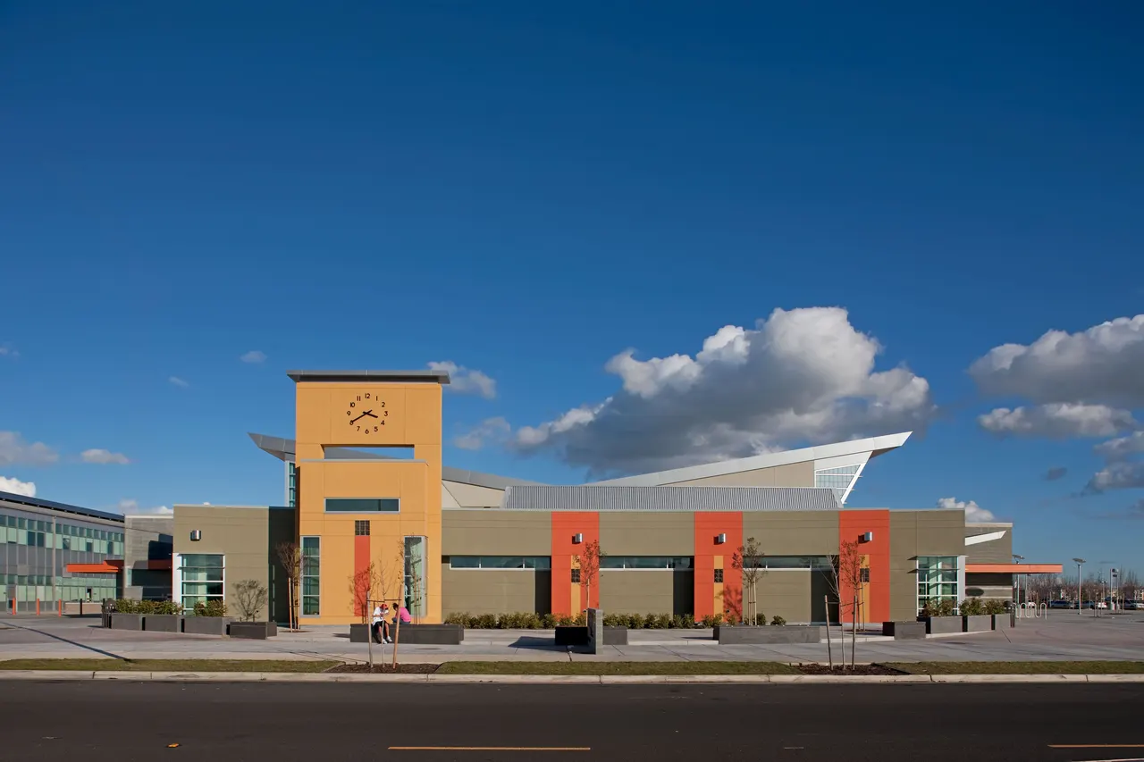 Natomas Library, Sacramento, Ca. Nacht & Lewis Architects | photograph by Ed Asmus